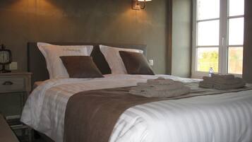 5 chambres, literie de qualité supérieure, matelas Select Comfort