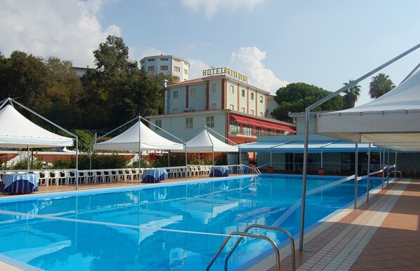 Seasonal outdoor pool