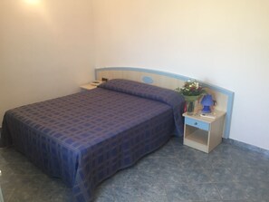 Double Room, 1 Queen Bed