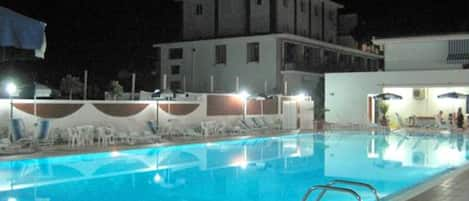 Piscina stagionale all'aperto