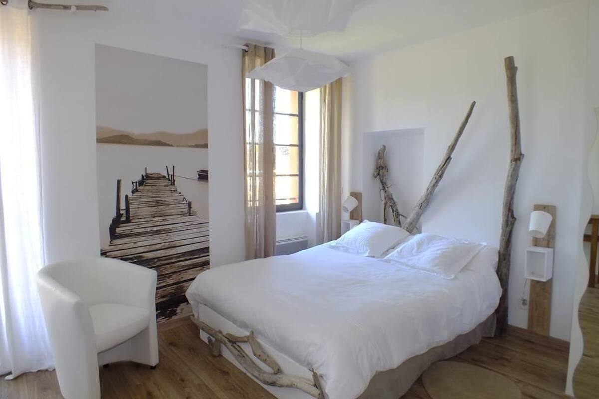 Phòng đôi | Bộ đồ giường cao cấp, trang trí khác biệt