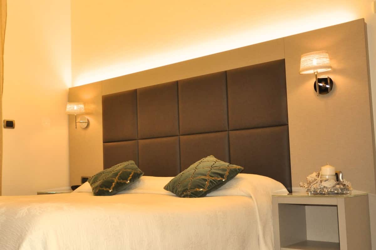 Triple Room | In-room safe, desk, cribs/infant beds, rollaway beds