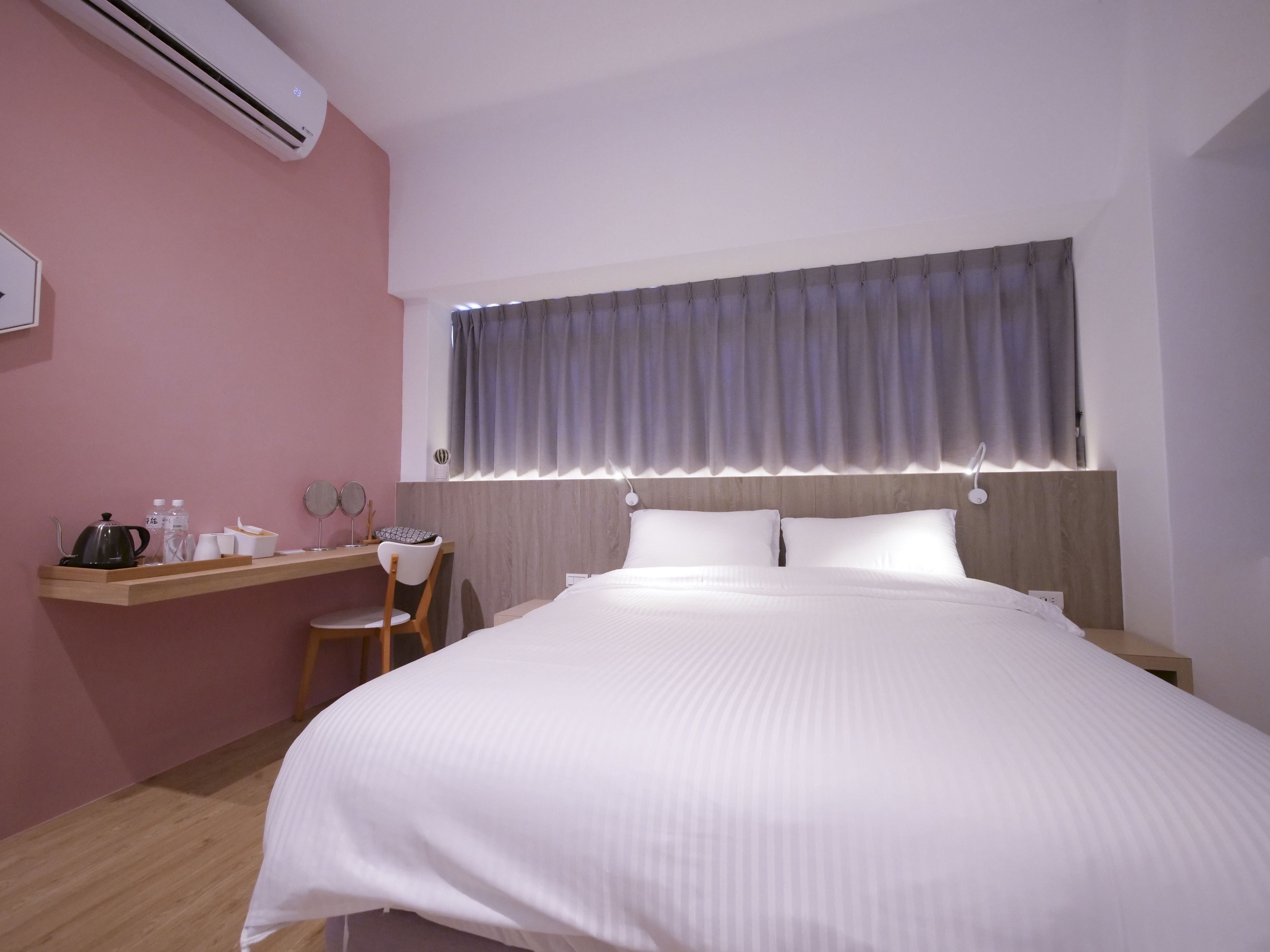 Classic Double Room, 1 Double Bed | Desk, blackout drapes, WiFi (free), bed sheets