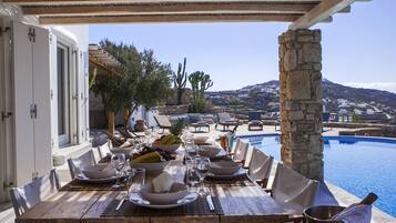 Vil·la de luxe, 4 dormitoris, piscina privada, vistes al mar | Zona de menjador de l'habitació