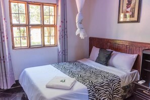 Deluxe Double Room, 1 Double Bed, Garden View | Desk, free WiFi, bed sheets