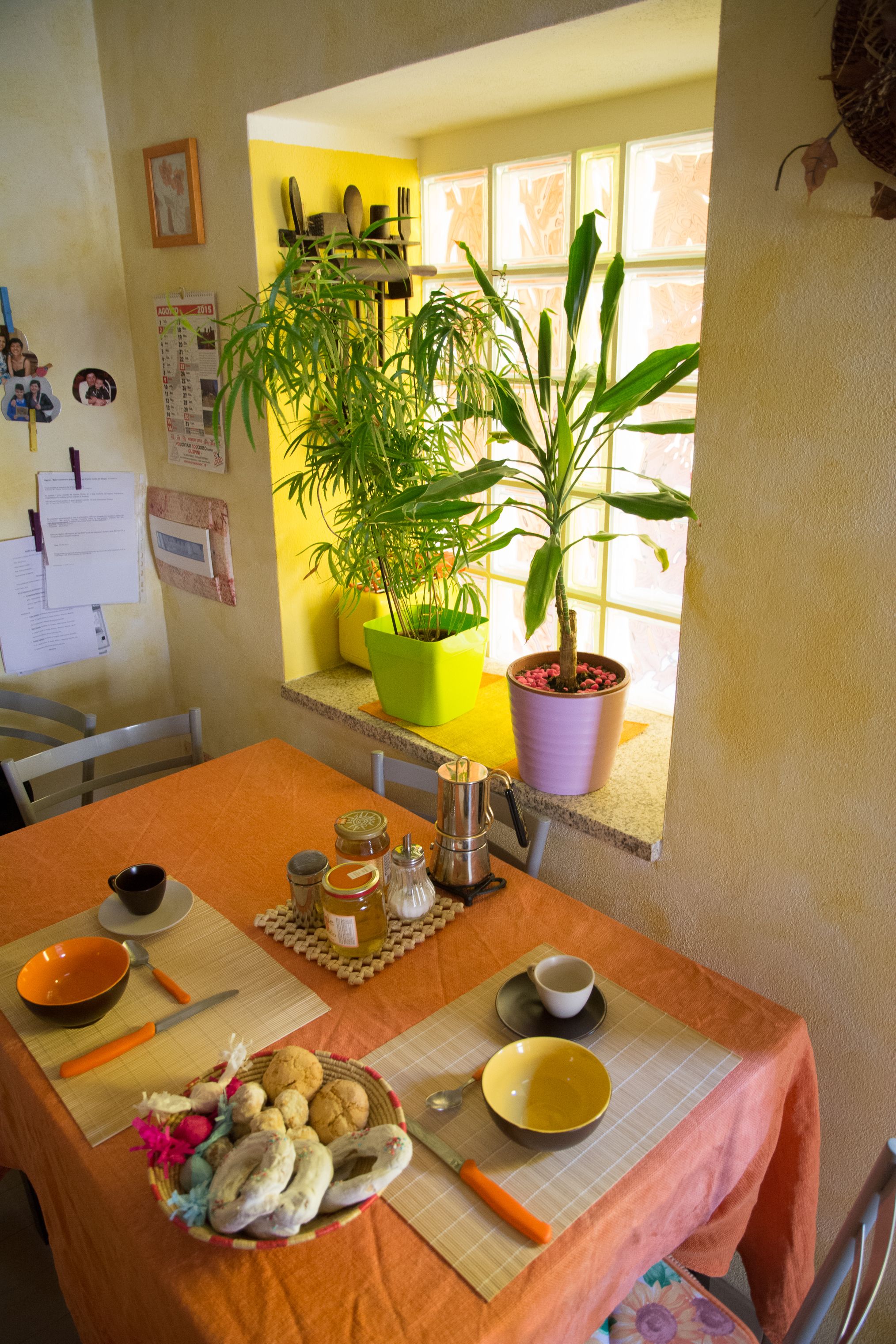 Maison Familiale, salle de bains attenante, vue montagne (Maggie) | Coin petit déjeuner | Petit déjeuner buffet compris tous les jours