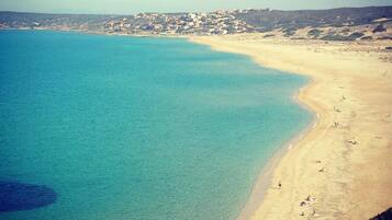 Una playa cerca