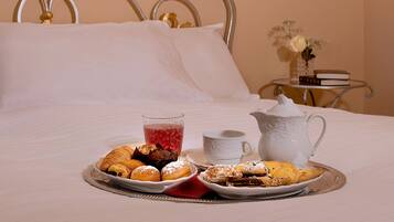 Kahden hengen superior-huone | Minibaari, tallelokero huoneessa, yksilöllisesti sisustettu