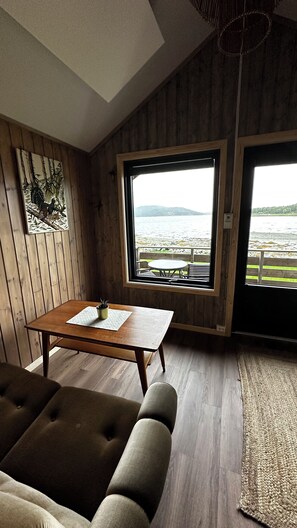Basic-Ferienhütte, 1 Schlafzimmer, Gemeinschaftsbad, Meerblick | Wohnbereich