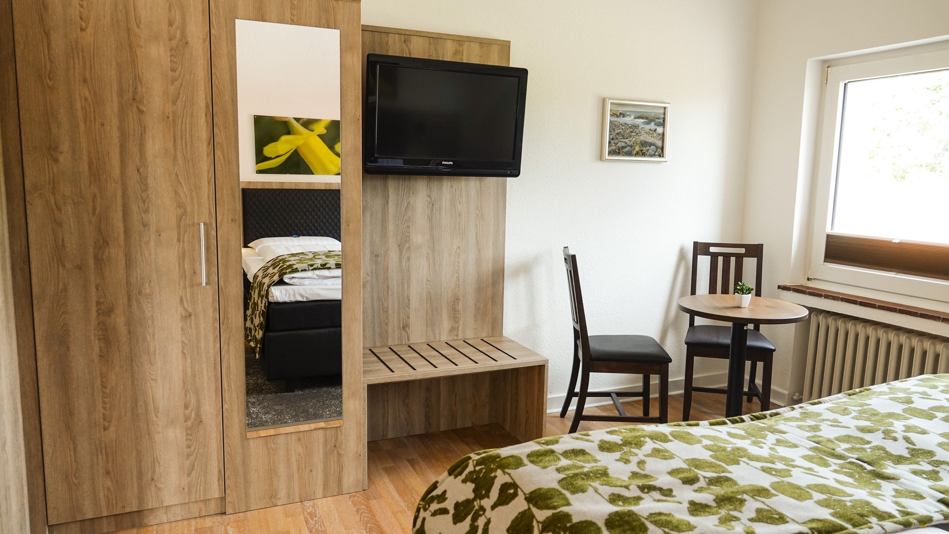 ferienwohnung witwe & bolte | in-room safe, desk, soundproofing, iron/ironing board