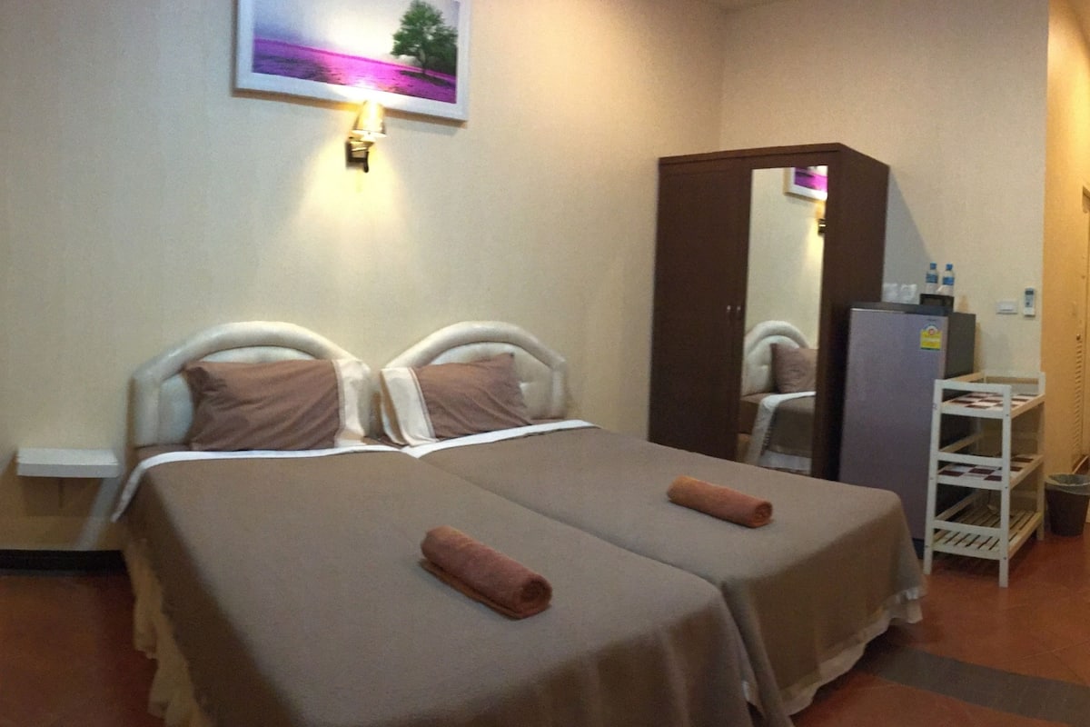 Standard Twin Room | In-room safe, rollaway beds, free WiFi