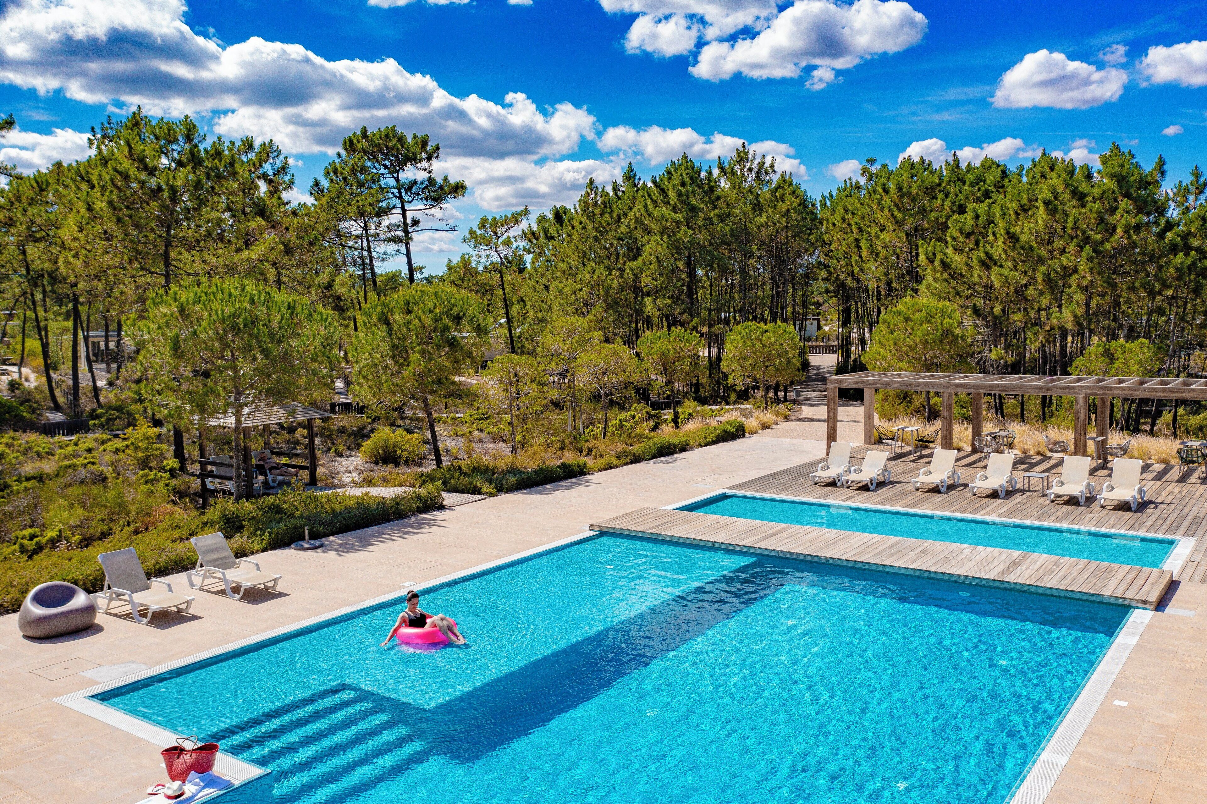 2 indoor pools, 3 outdoor pools, free pool cabanas, pool umbrellas