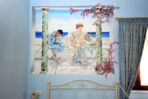 1 kamar tidur, meja kerja, dan setrika/meja setrika