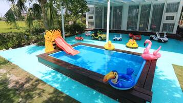 室外兒童遊樂區