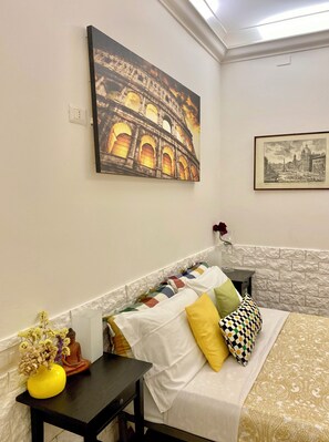 Habitación doble económica, baño en la habitación | Wifi gratis y ropa de cama 