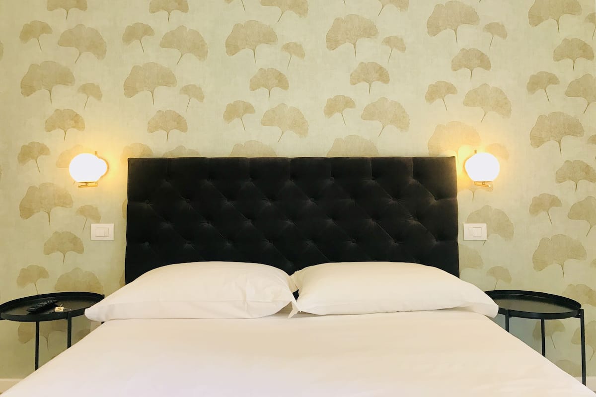 Quarto básico | Wi-Fi de cortesia, roupa de cama