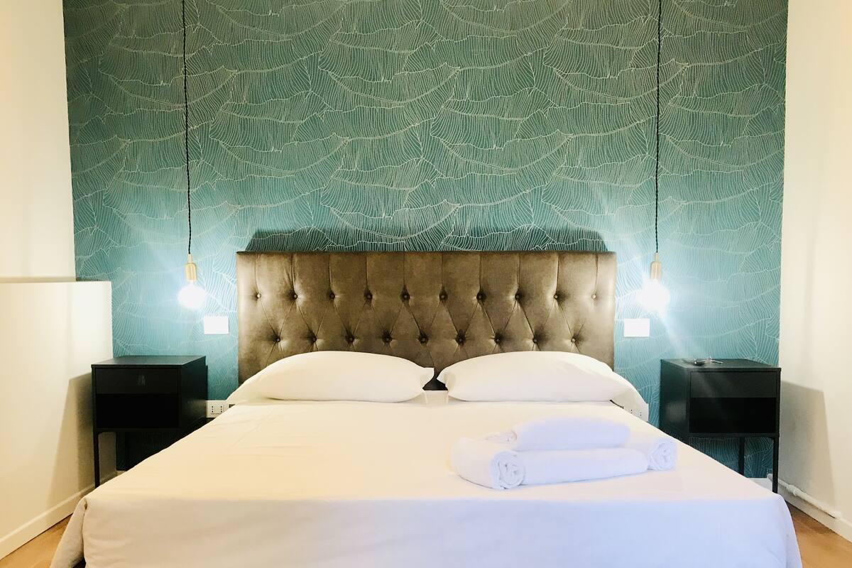 Deluxe Room | WiFi (free), bed sheets