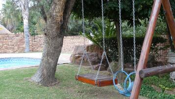 Children’s play area – outdoor