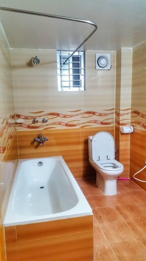 Shower, free toiletries, towels