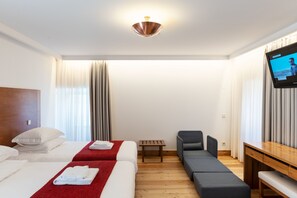 Twin Room | Room amenity - Casa de Santa Cruz (Torre de Moncorvo)