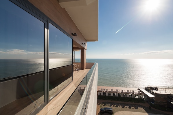 Suite, 1 Bedroom | In-room safe, desk, blackout drapes, soundproofing - LAVICON Hotel Collection (Nebug)