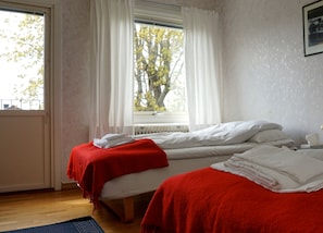 Economy kamer, gemeenschappelijke badkamer | Luxe beddengoed, individueel gedecoreerd, individueel gemeubileerd