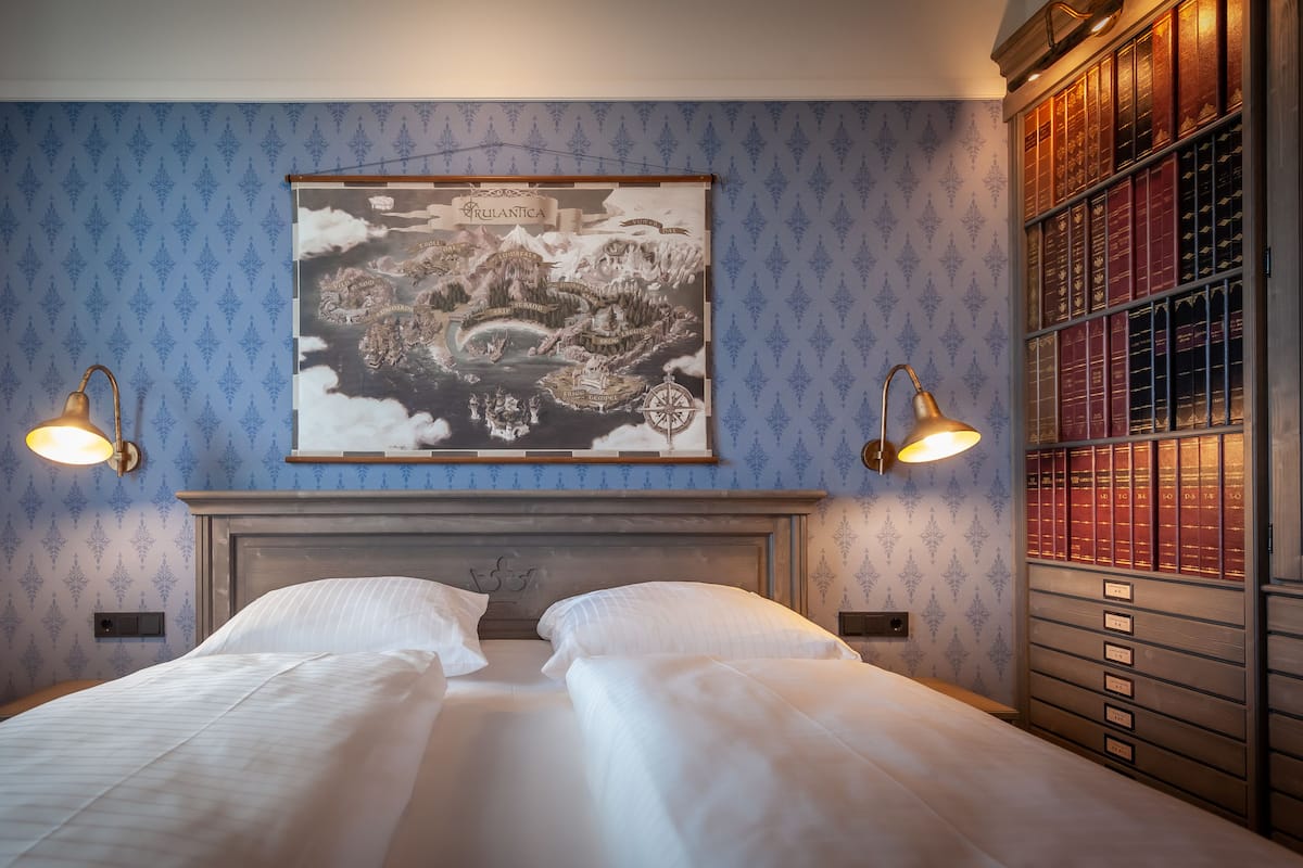 Hotellrom B | Safe på rommet, skrivebord, wi-fi (inkludert) og sengetøy