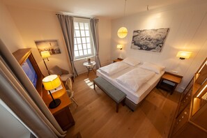 Hotellrom A | Safe på rommet, skrivebord, wi-fi (inkludert) og sengetøy