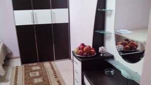 Flat-screen TV - Lucky Hotel (Tbilisi)