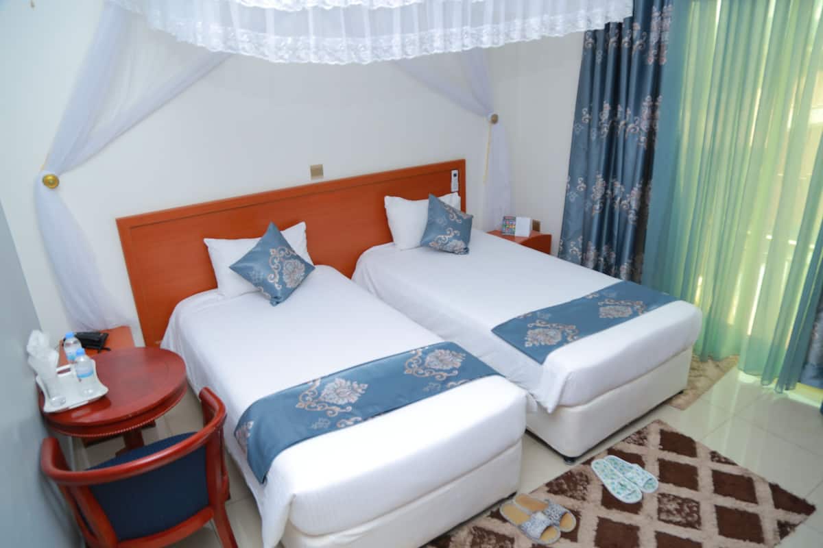 Chambre Standard avec lits jumeaux, 2 chambres, sauna, vue ville