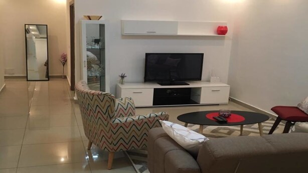 Unclassified image, 1 of 10, button - Parker Place (Abidjan)