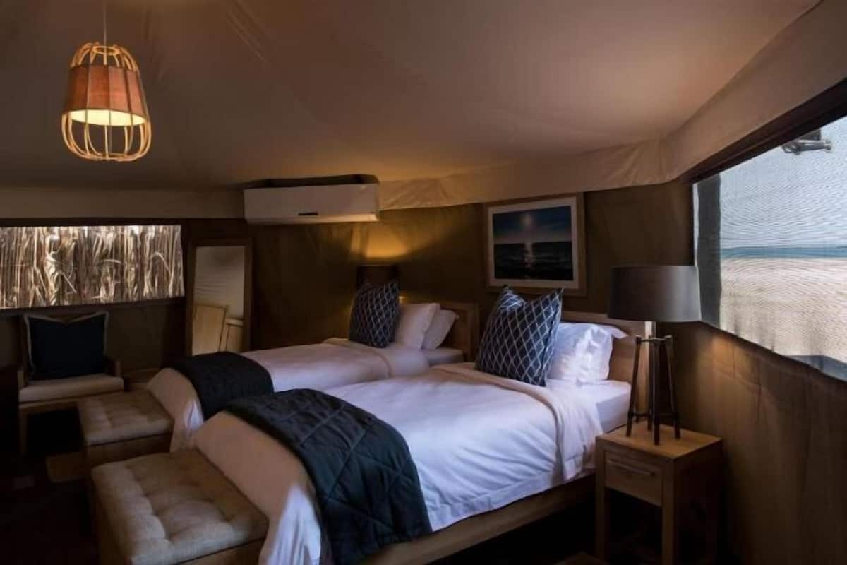 2 bedrooms, minibar, in-room safe, desk