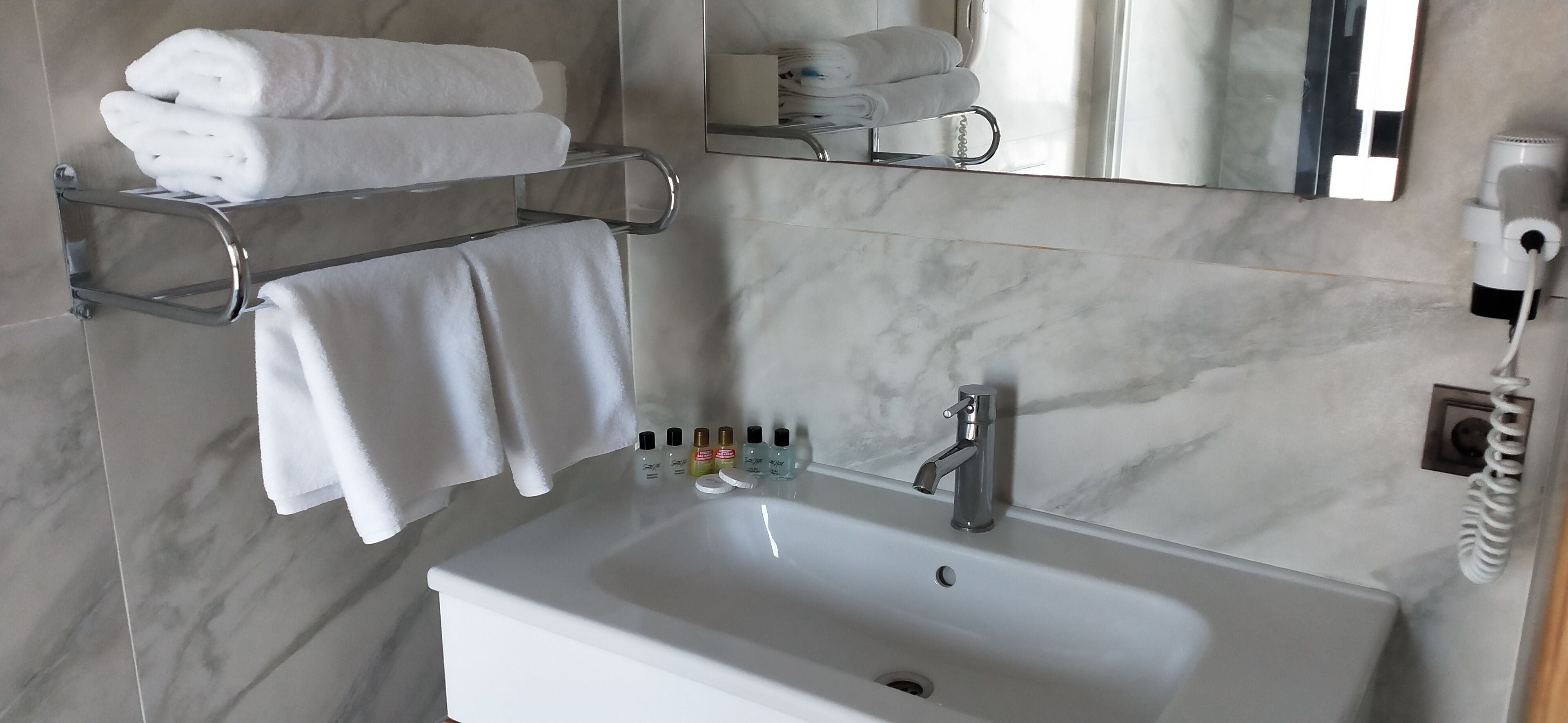 minibar, in-room safe, soundproofing, free wifi