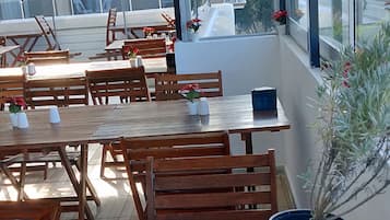 Desayuno buffet incluido todos los días