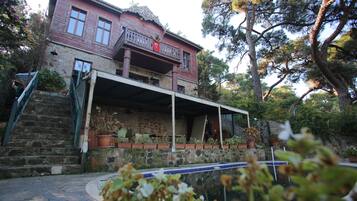 Bagian depan properti