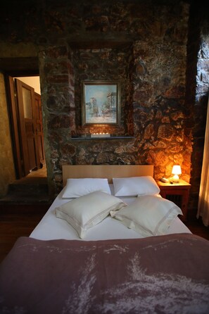 Deluxe Double Room, Bathtub | Free WiFi, bed sheets - Kosk Orman Butik Otel (Adalar)