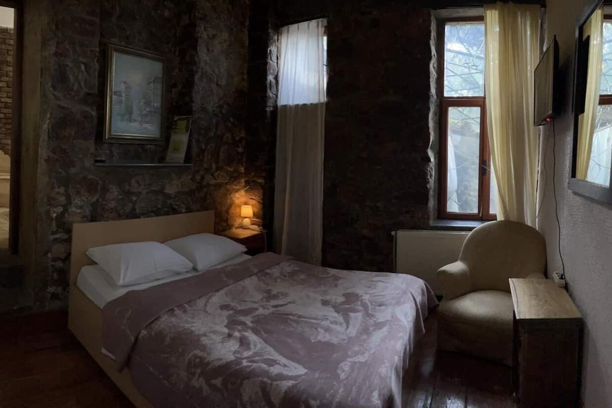 Deluxe Double Room, Bathtub