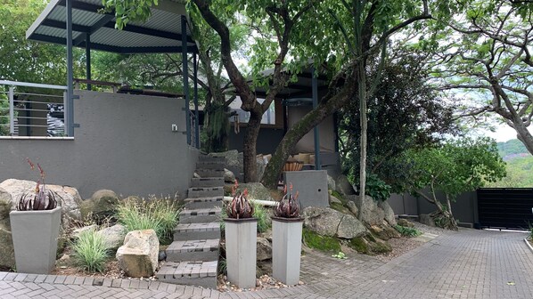 Exterior - Birds Babble Self Catering Guest House (Mbombela)