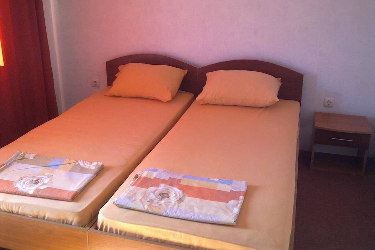 Desk, iron/ironing board, free cots/infant beds, rollaway beds