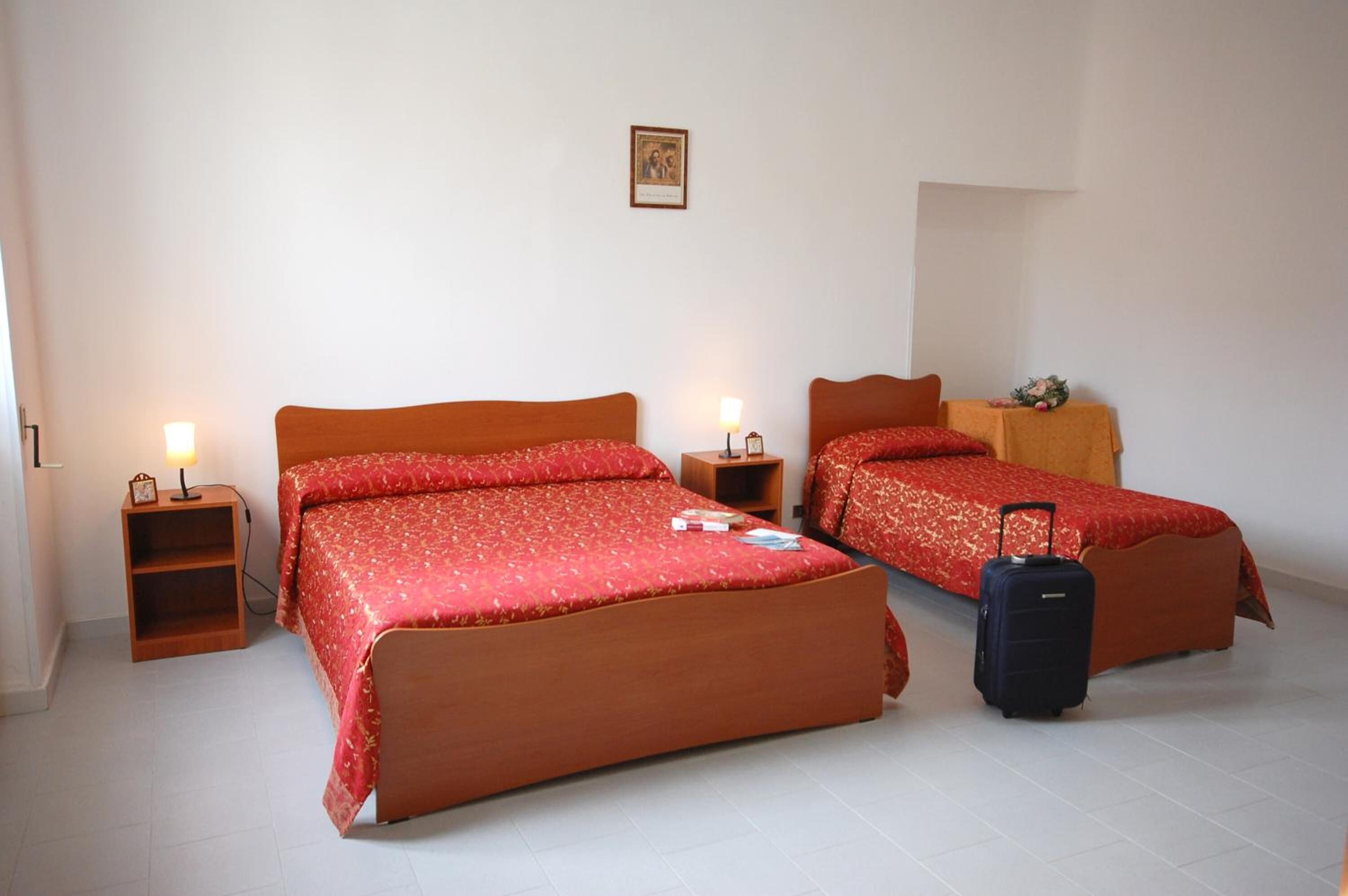 cots/infant beds, free wifi