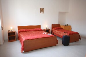 Cribs/infant beds, free WiFi - Albergo Del Santuario (Castrignano del Capo)