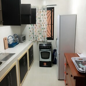 舒適公寓, 2 間臥室 | 私人廚房 | 電冰箱、微波爐、烤箱、爐台