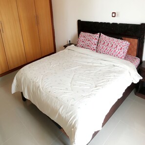 コンフォート アパートメント 2 ベッドルーム | 2 室のベッドルーム、可動式ベッド、WiFi (無料)、ベッドシーツ