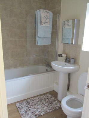 Apartment, 1 Bedroom | Bathroom - The Quiet & Cosy Fulham Reach Crib (London)