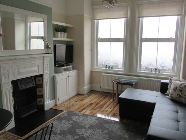 Apartment, 1 Bedroom | Living room - The Quiet & Cosy Fulham Reach Crib (London)