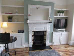 Living room - The Quiet & Cosy Fulham Reach Crib (London)