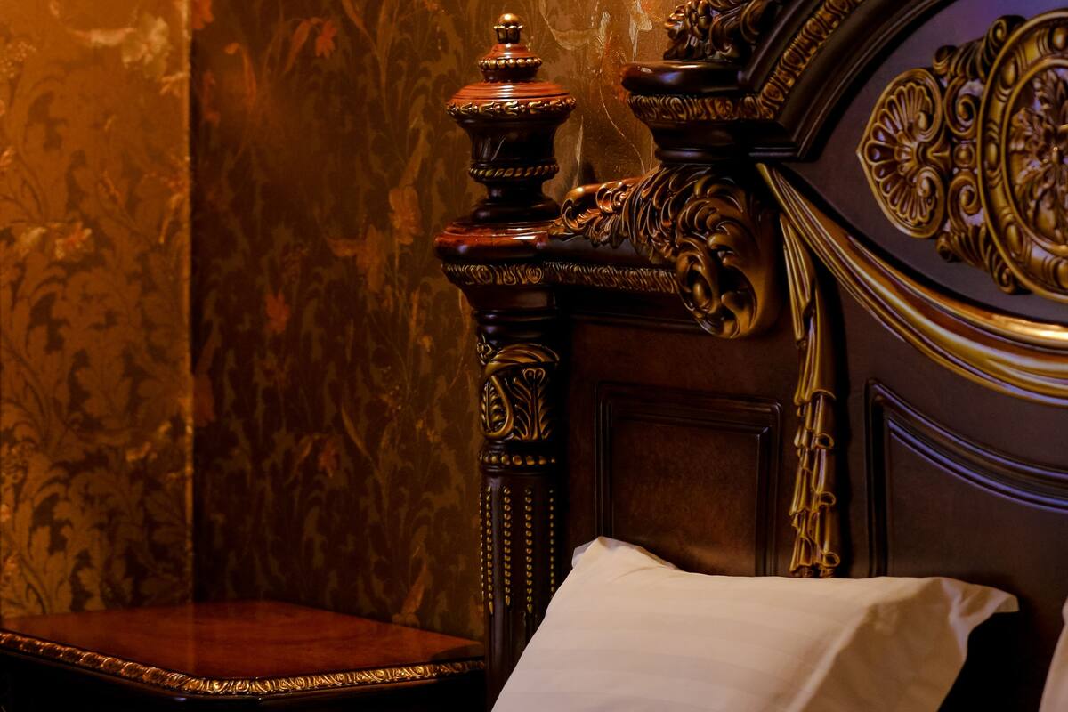 Suite | 1 bedroom, premium bedding, desk, iron/ironing board