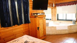 Bed sheets - Aviv Bakerem (Mevoot HaHermon)