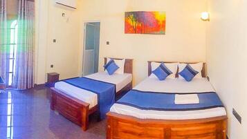 1 bedroom, premium bedding, in-room safe, desk