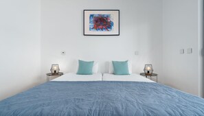 4 bedrooms, iron/ironing board, travel crib, free WiFi